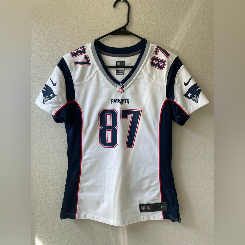 WOMEN'S NEW ENGLAND PATRIOTS ROB GRONKOWSKI LIMITED PLAYER JERSEY WHITE (size S)
